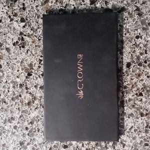 Crown Pro eyeshadow palette